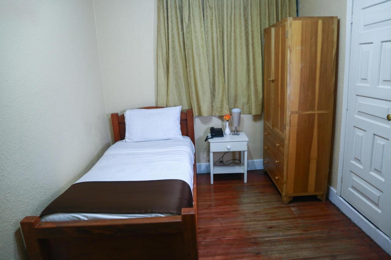 Hostal Loro Verde Quito Extérieur photo