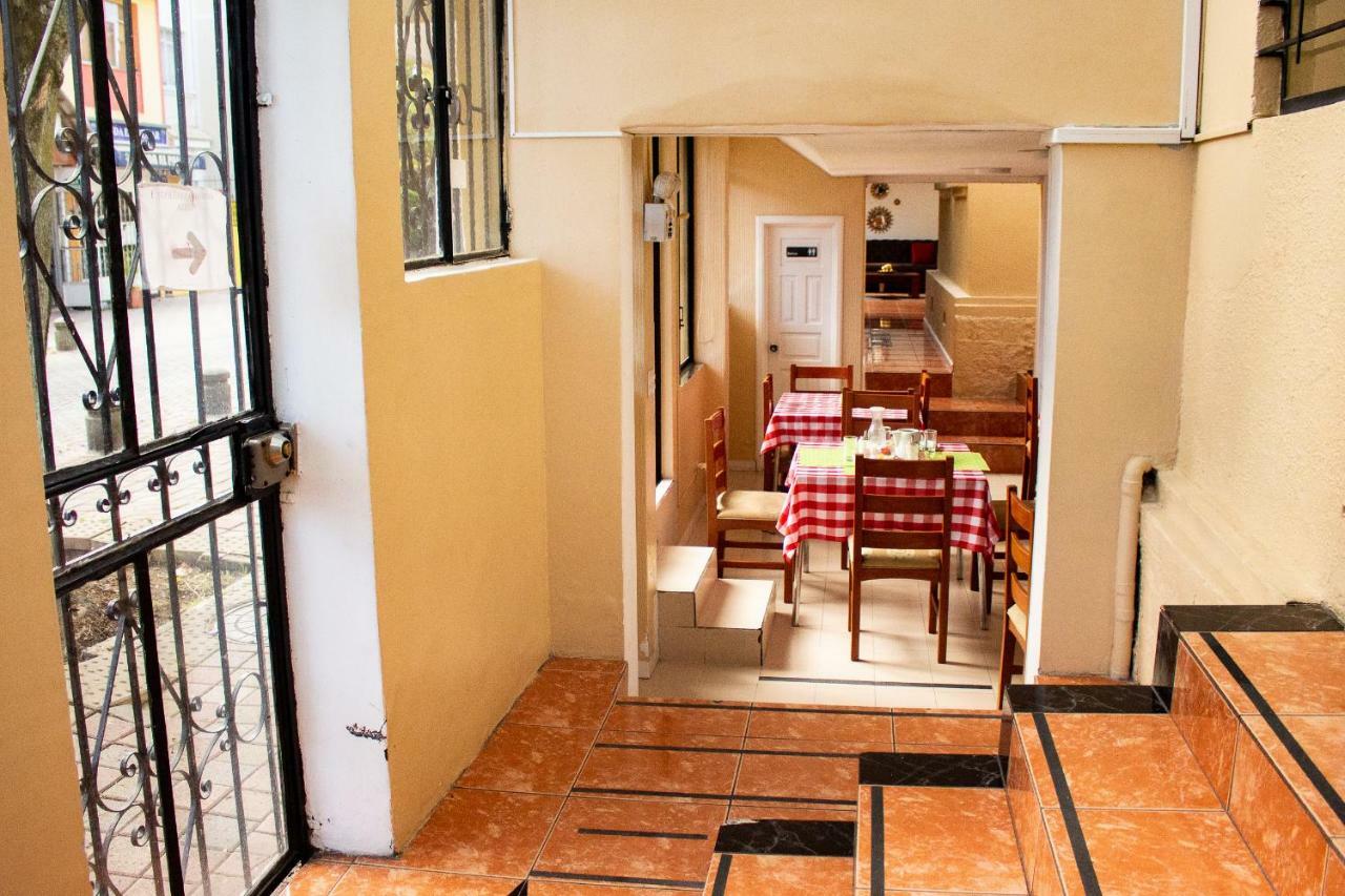 Hostal Loro Verde Quito Extérieur photo